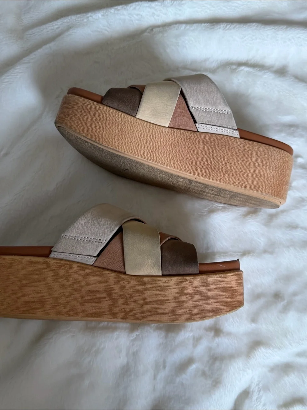 Lucky Brand Dikona Wedge Neutral Multi-Panel Platform Slide